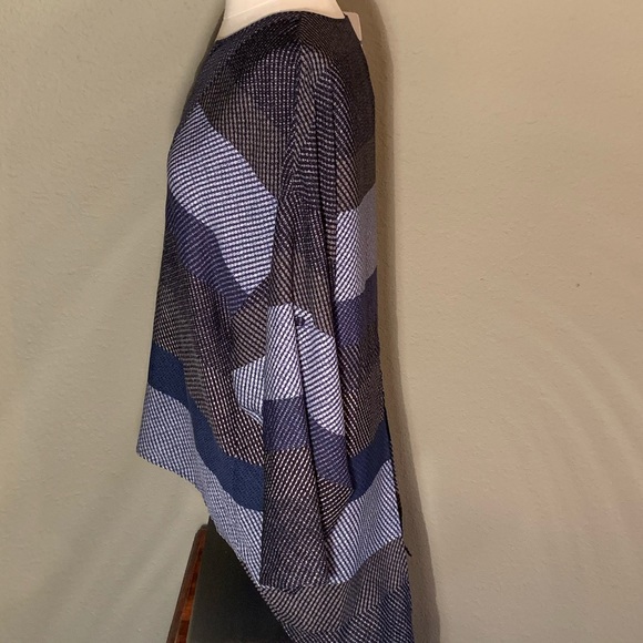 BCBGMazAzria Blue Halen Scarf Print top Size S - Picture 3 of 6